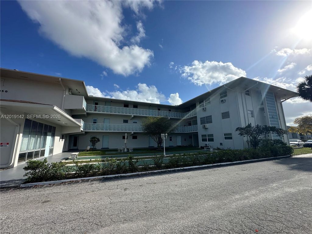 Photo of 1050 E Sample Rd #208, Pompano Beach, FL 33064 (MLS # A12019142)