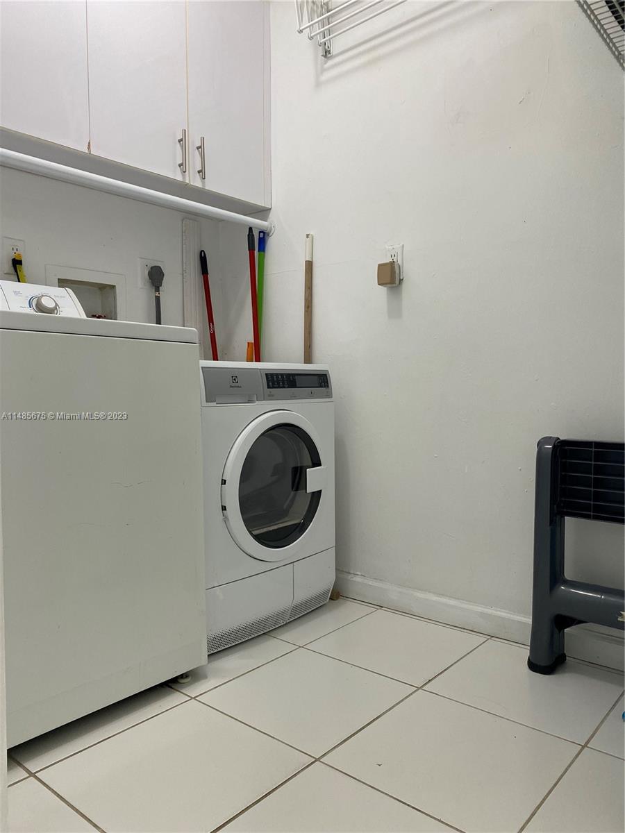 Key Biscayne, Florida 33149, United States, 2 Bedrooms Bedrooms, ,2 BathroomsBathrooms,Residential,Active,68796