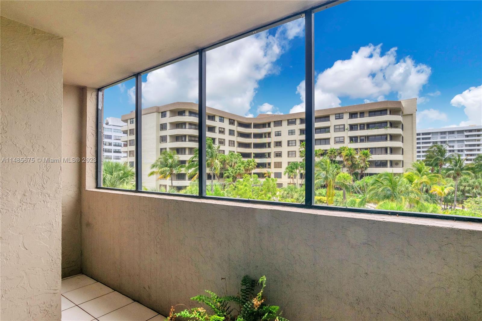 Key Biscayne, Florida 33149, United States, 2 Bedrooms Bedrooms, ,2 BathroomsBathrooms,Residential,Active,68796