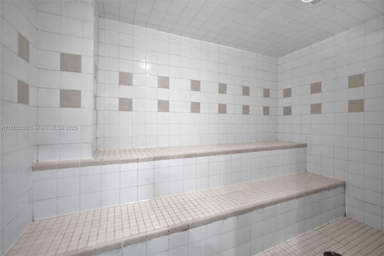 SOLIMAR CONDO - Residential