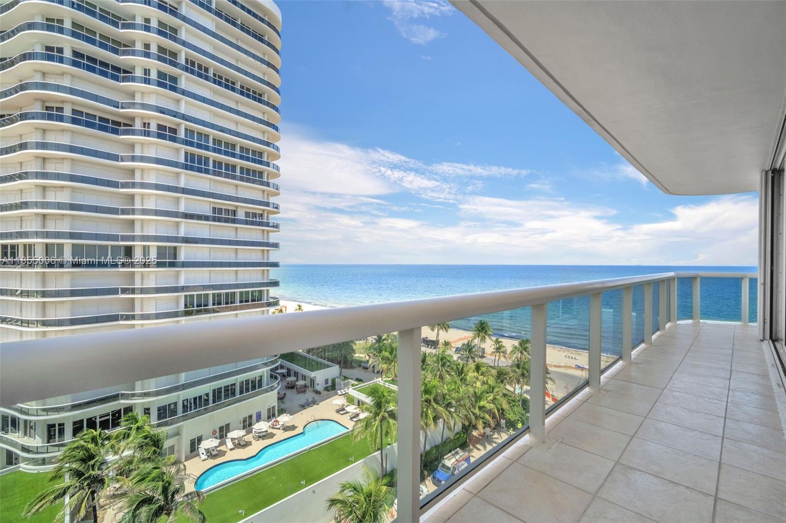 SOLIMAR CONDO - Residential