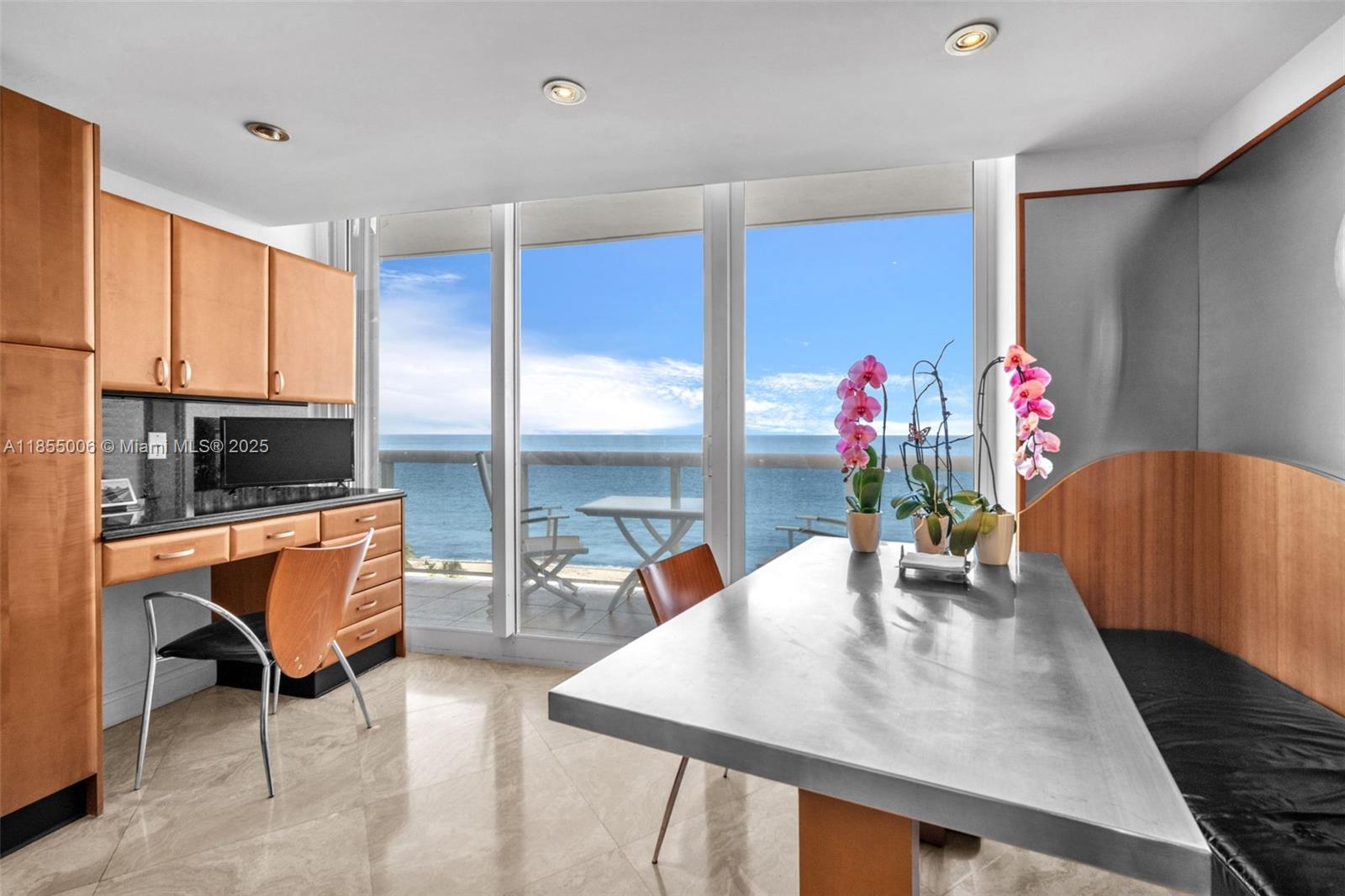 SOLIMAR CONDO - Residential