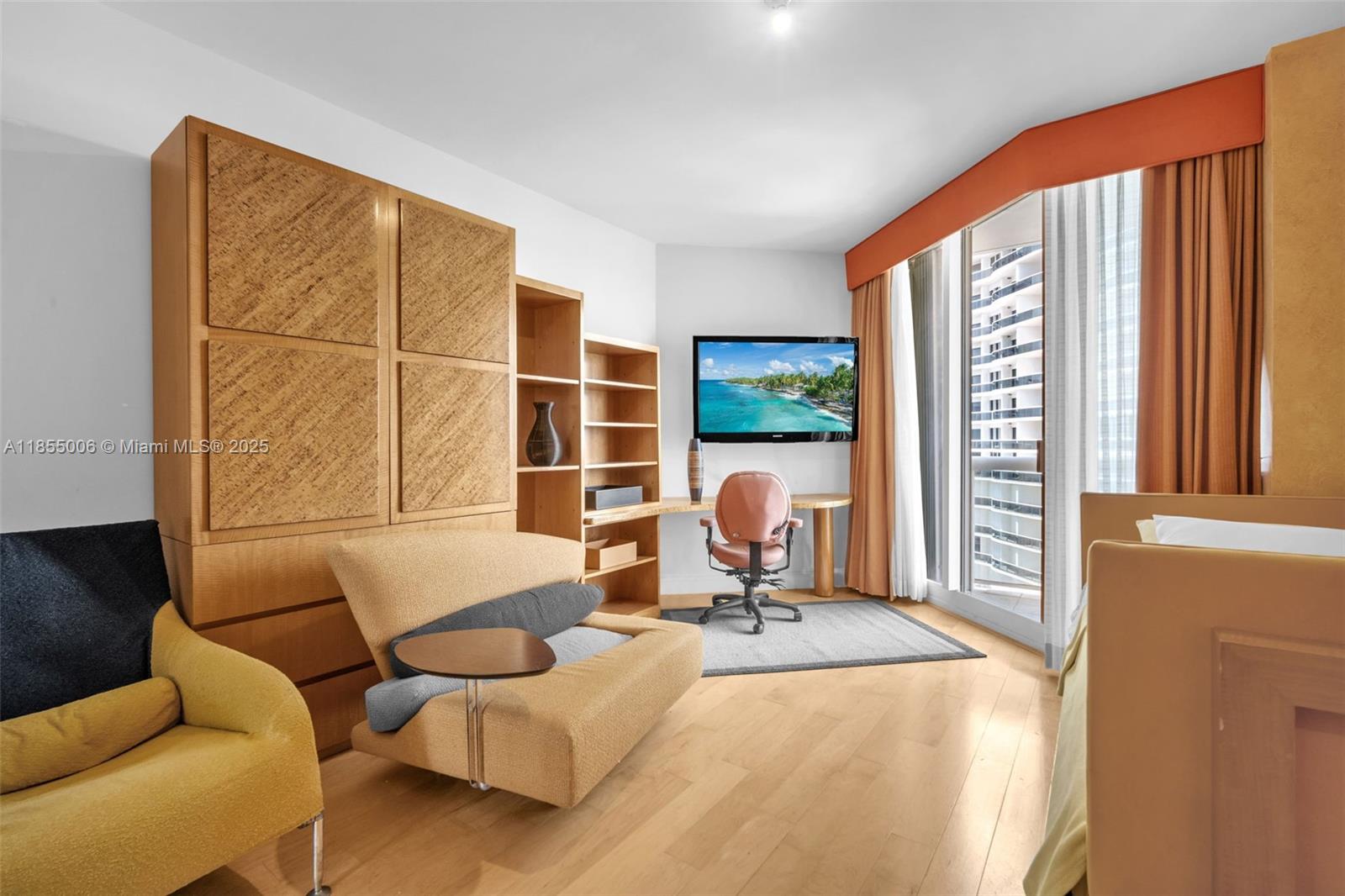 SOLIMAR CONDO - Residential