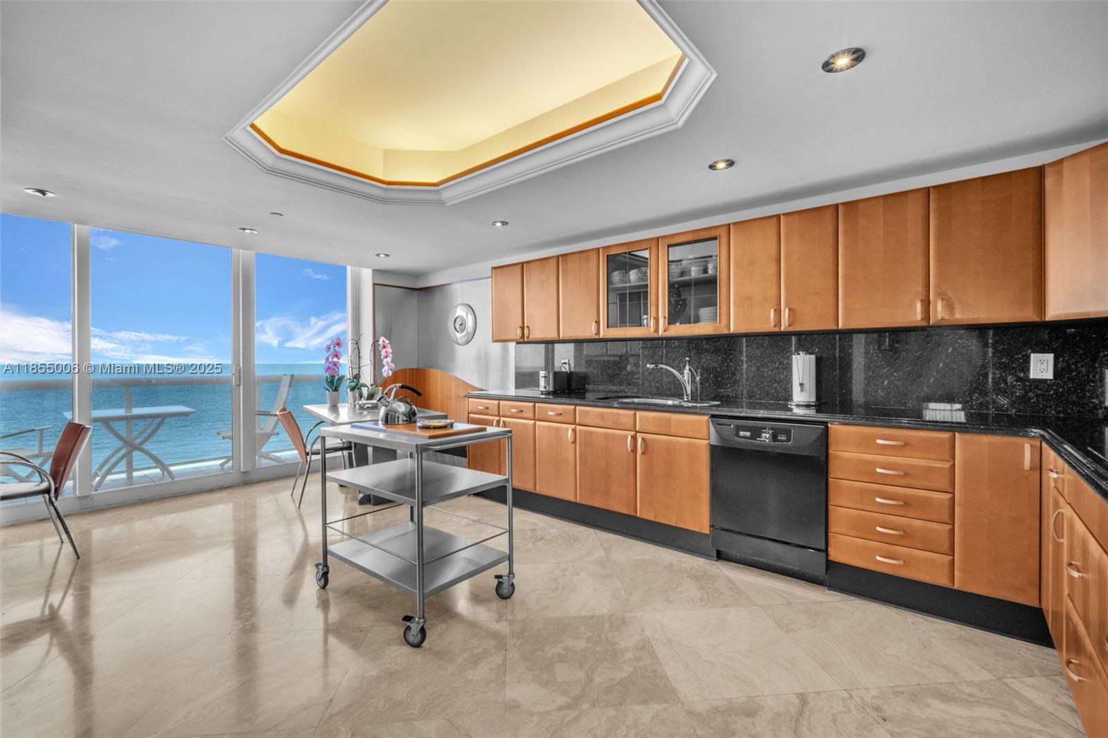 SOLIMAR CONDO - Residential