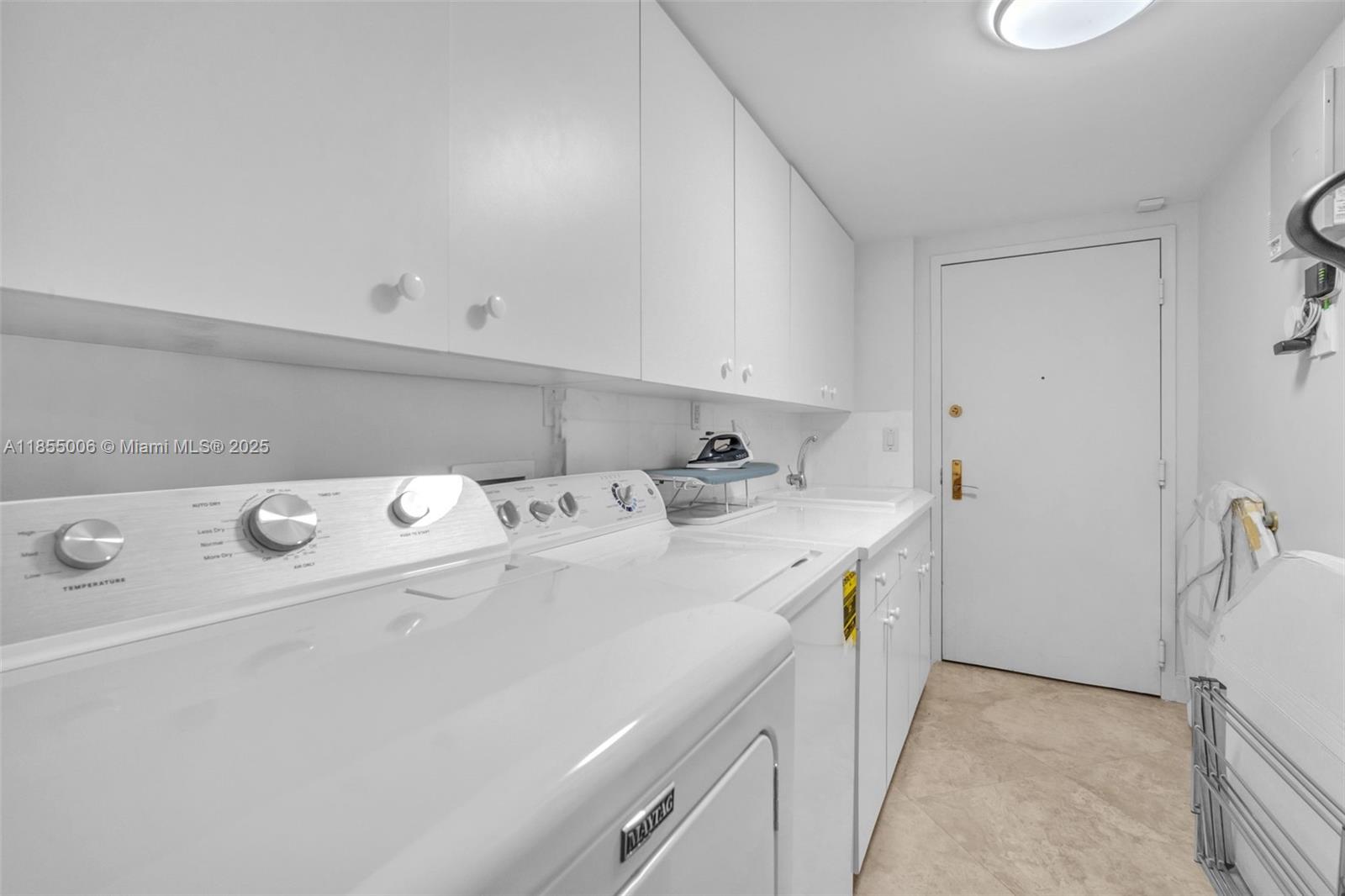 SOLIMAR CONDO - Residential