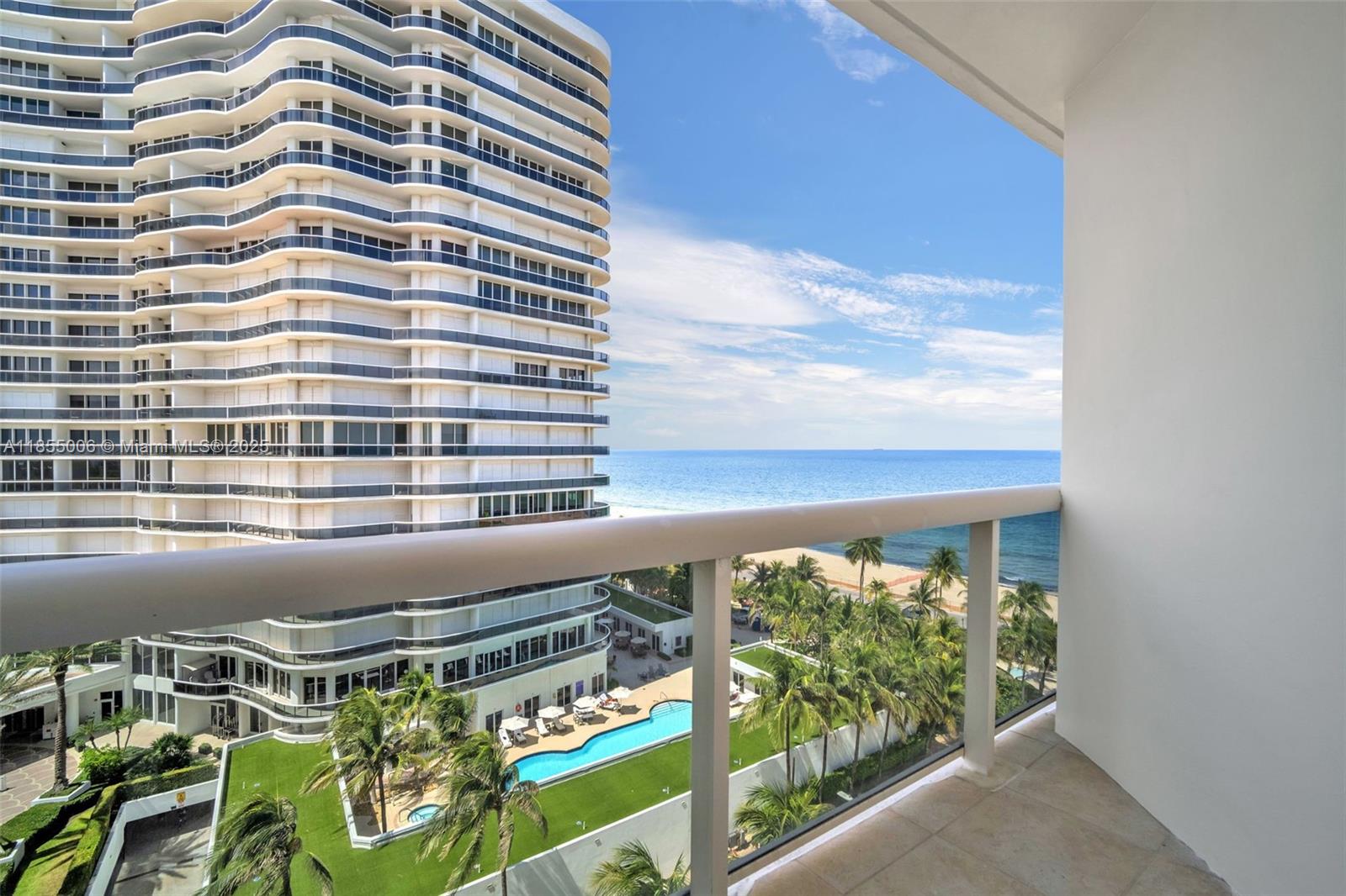 SOLIMAR CONDO - Residential