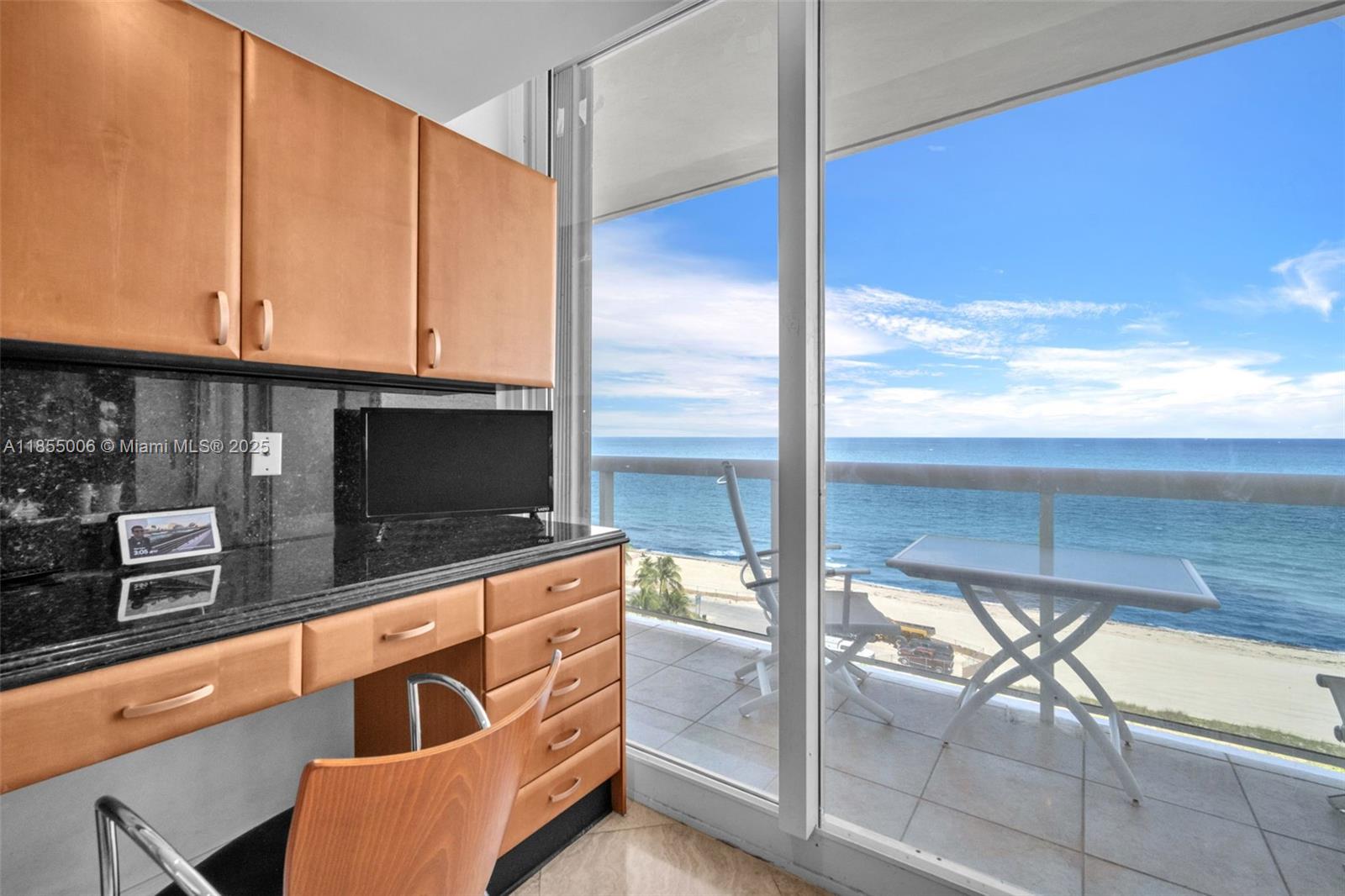 SOLIMAR CONDO - Residential