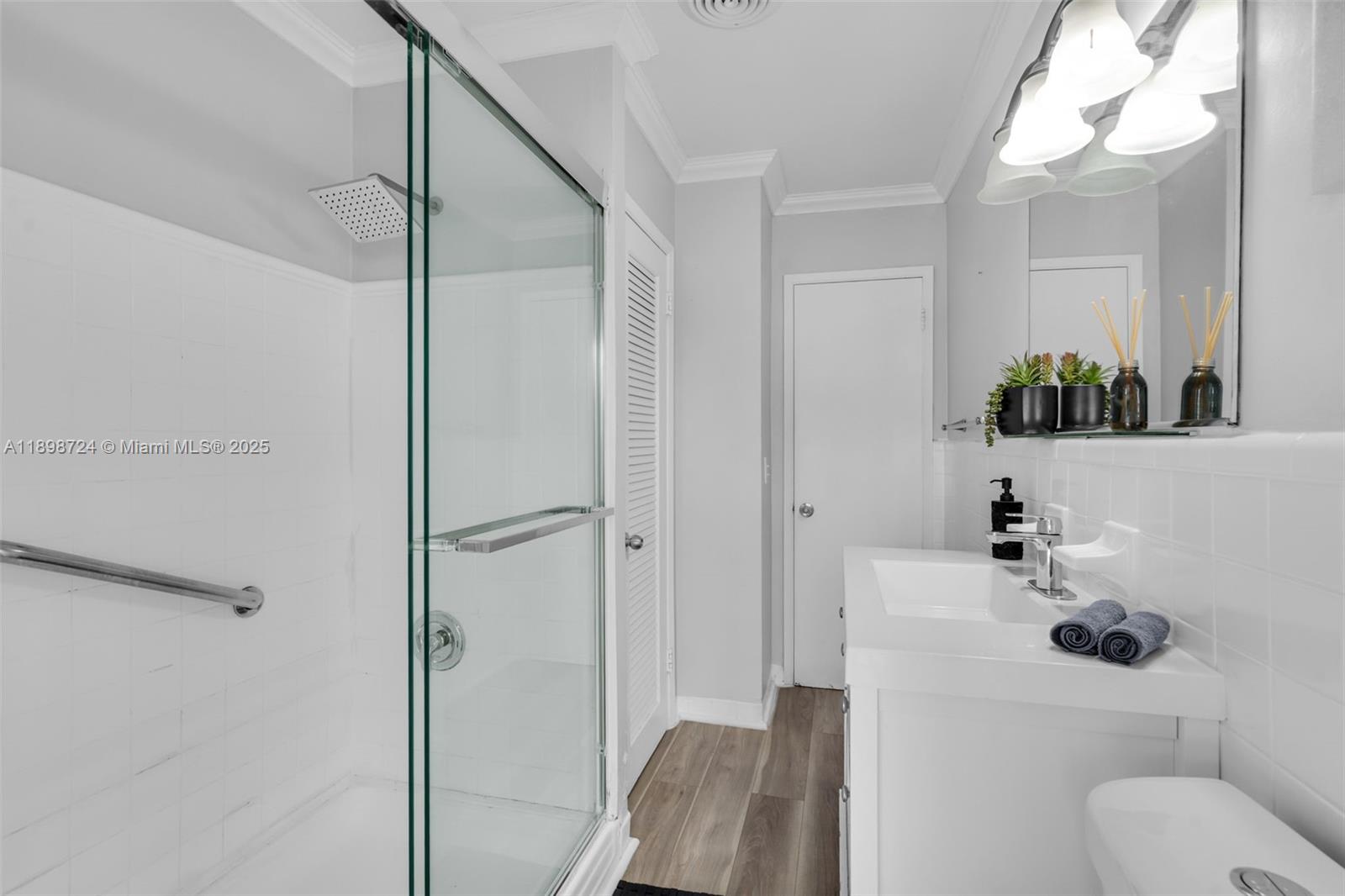 RIVERLAND VILLAGE SEC ONE - Residential Lease