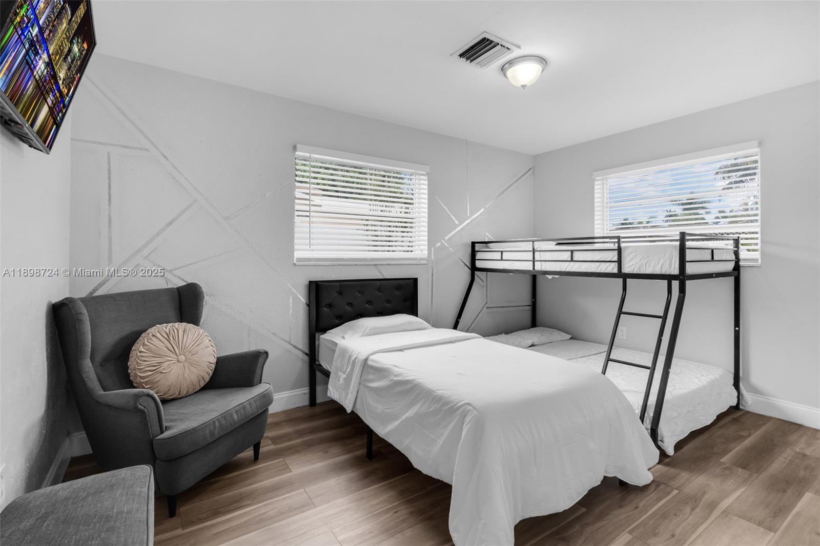 RIVERLAND VILLAGE SEC ONE - Residential Lease