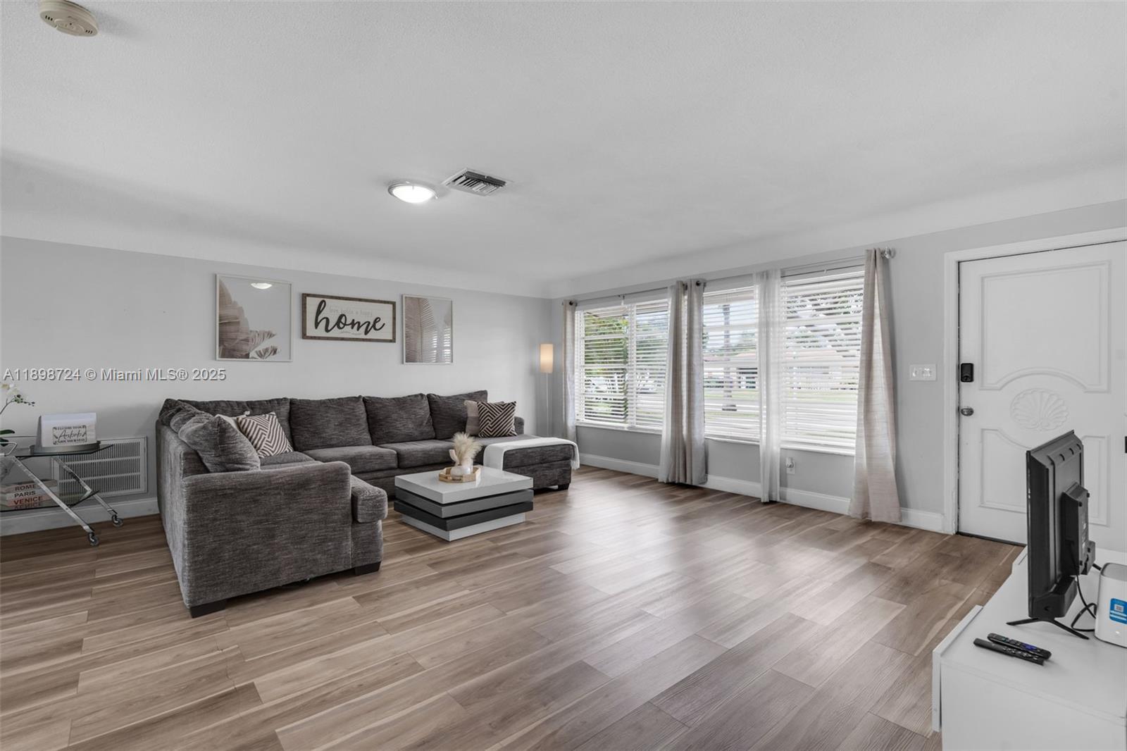 RIVERLAND VILLAGE SEC ONE - Residential Lease