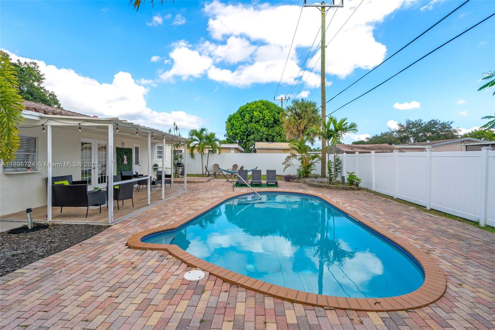 RIVERLAND VILLAGE SEC ONE - Residential Lease