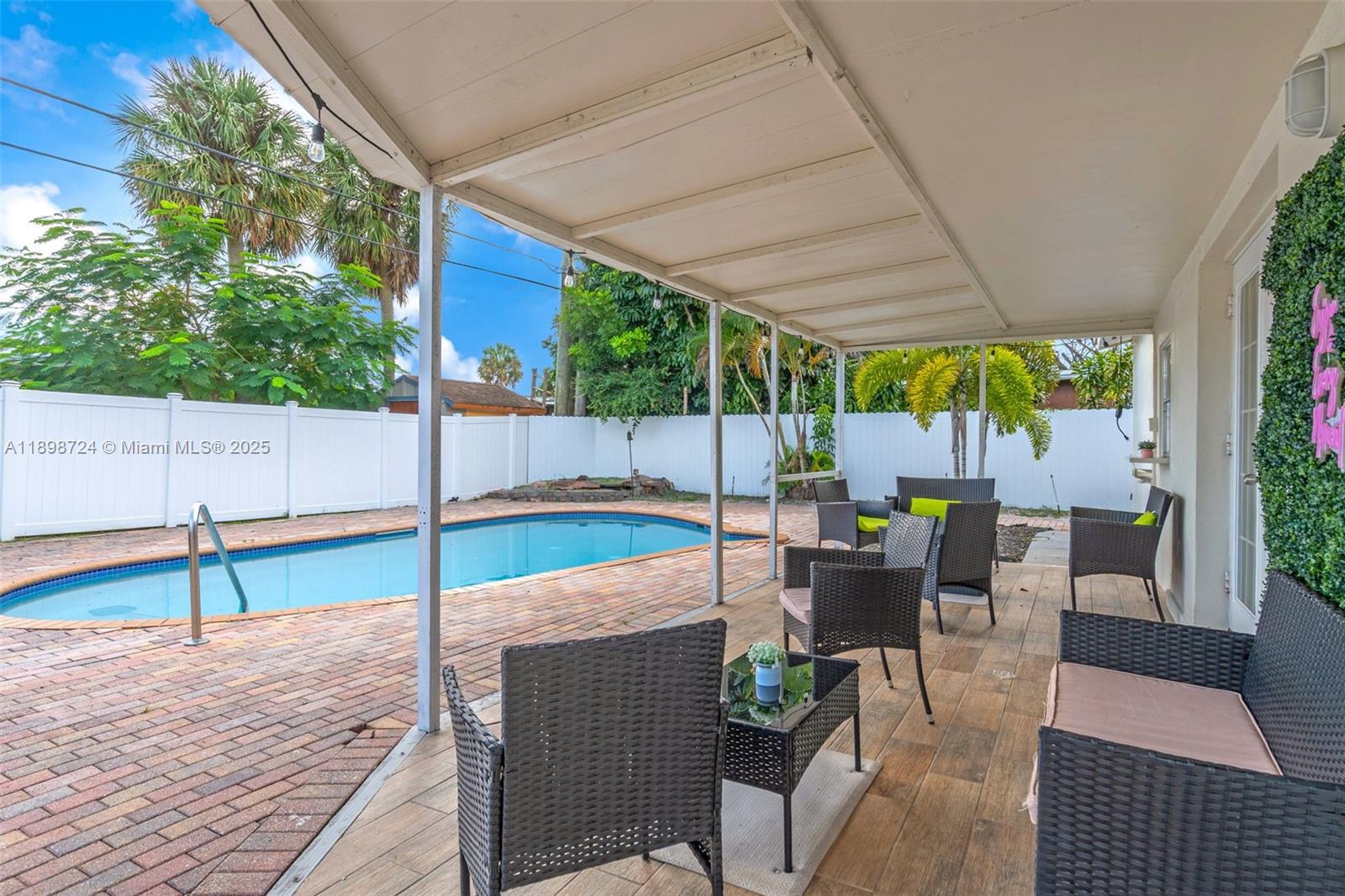 RIVERLAND VILLAGE SEC ONE - Residential Lease