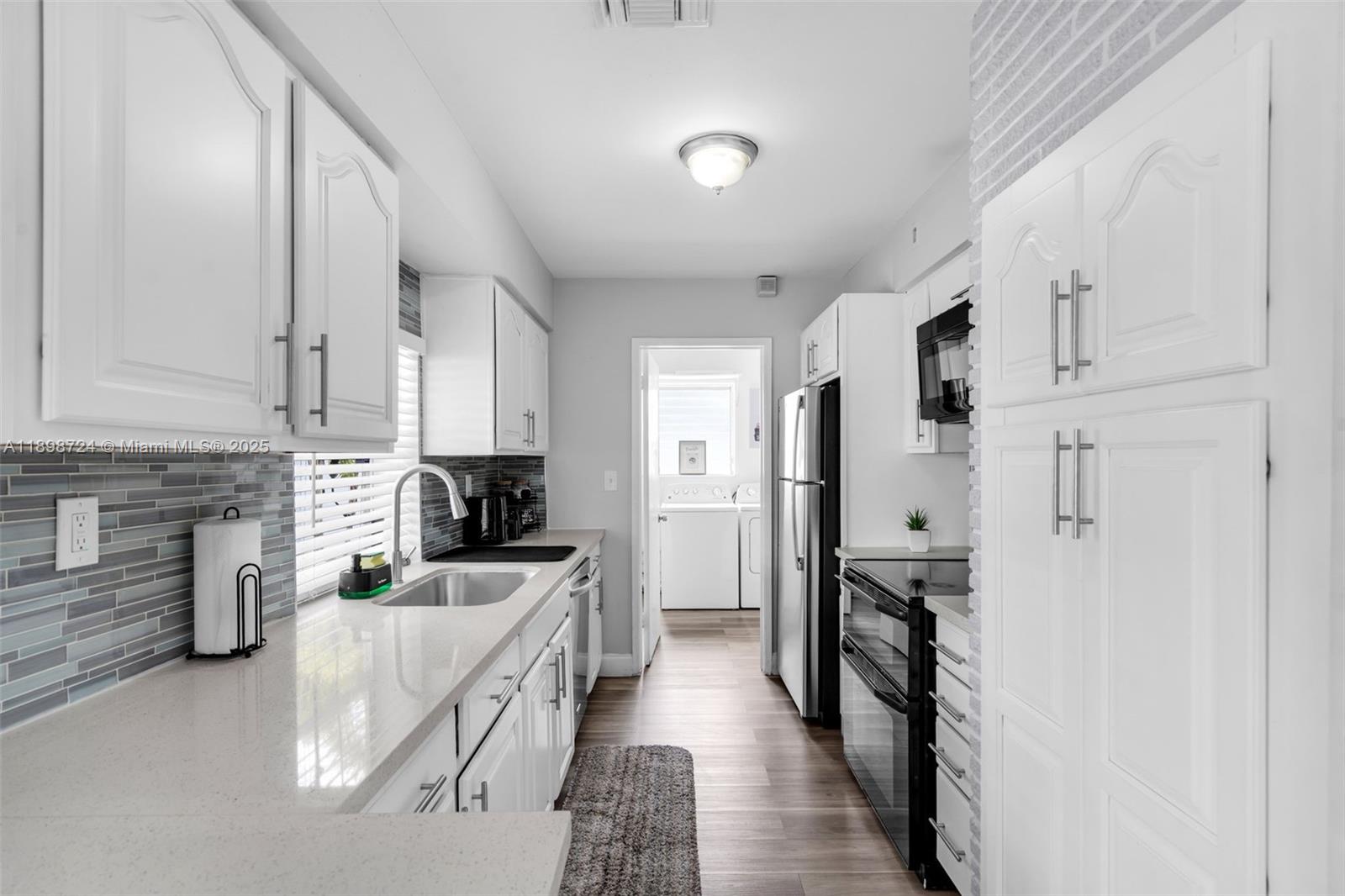 RIVERLAND VILLAGE SEC ONE - Residential Lease