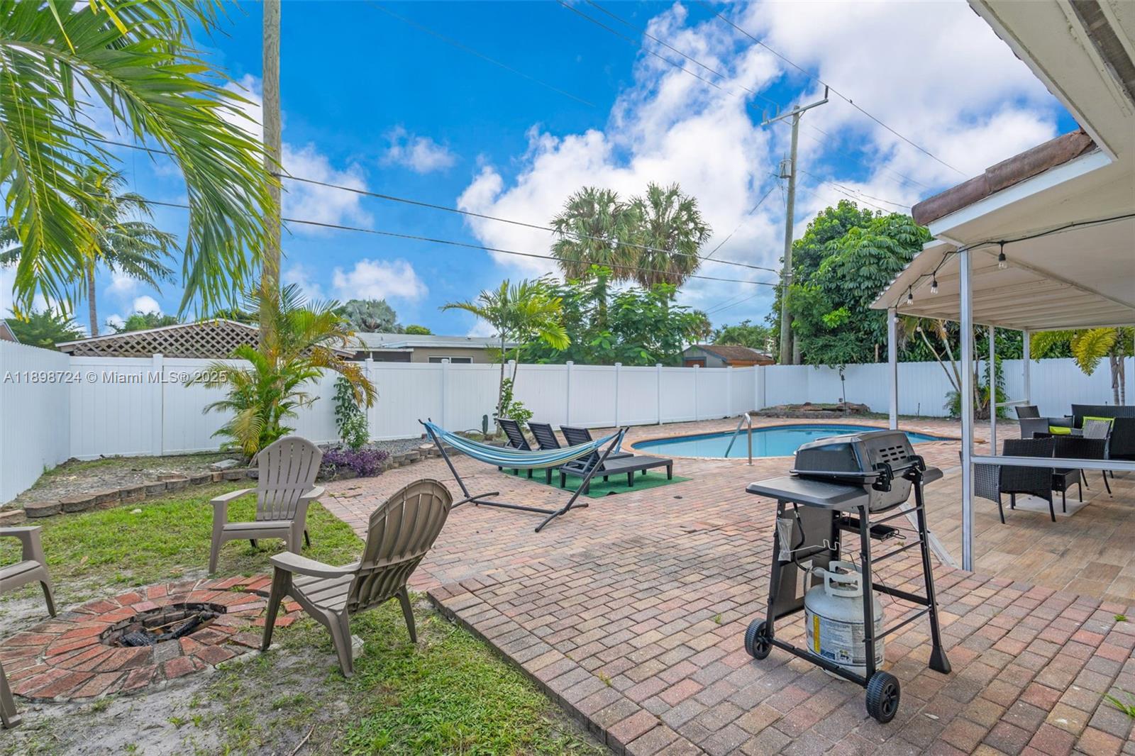 RIVERLAND VILLAGE SEC ONE - Residential Lease