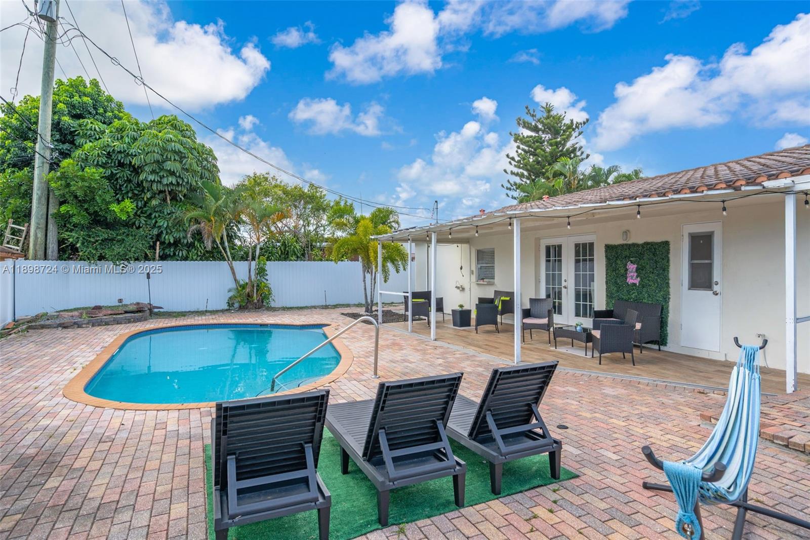 RIVERLAND VILLAGE SEC ONE - Residential Lease