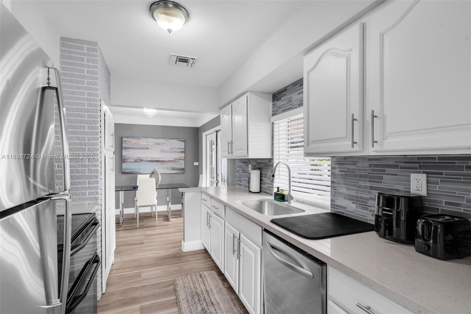 RIVERLAND VILLAGE SEC ONE - Residential Lease