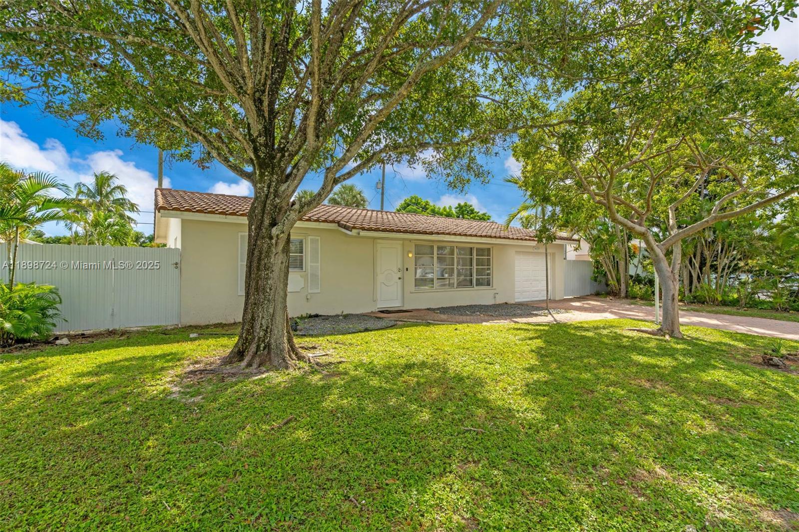 RIVERLAND VILLAGE SEC ONE - Residential Lease