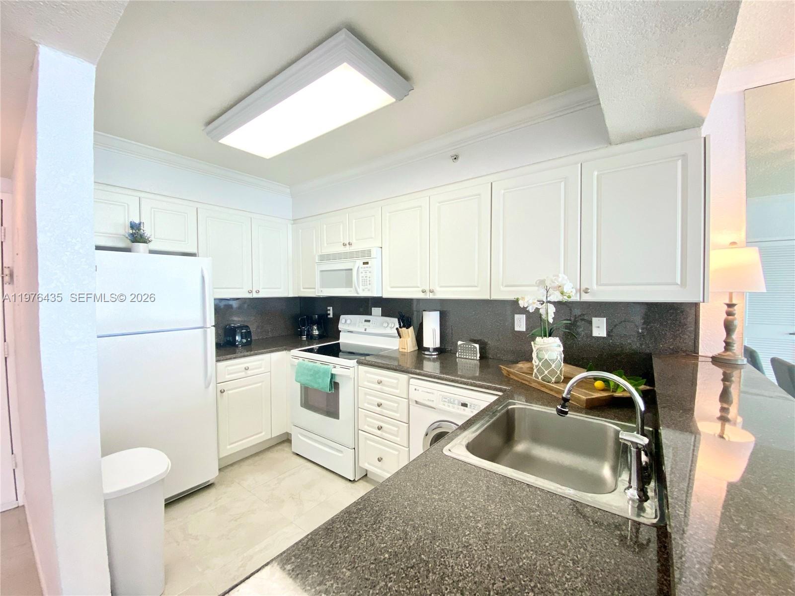 WAVE CONDO - Residential Lease