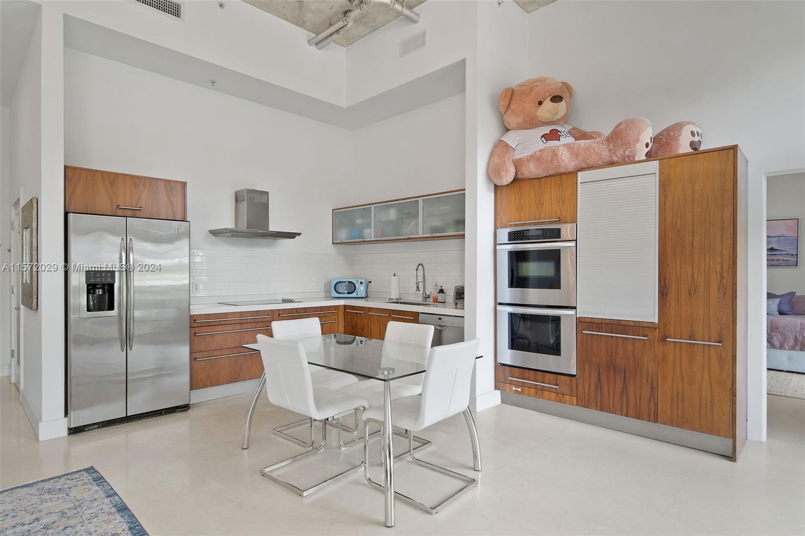 2001 Meridian Ave 103