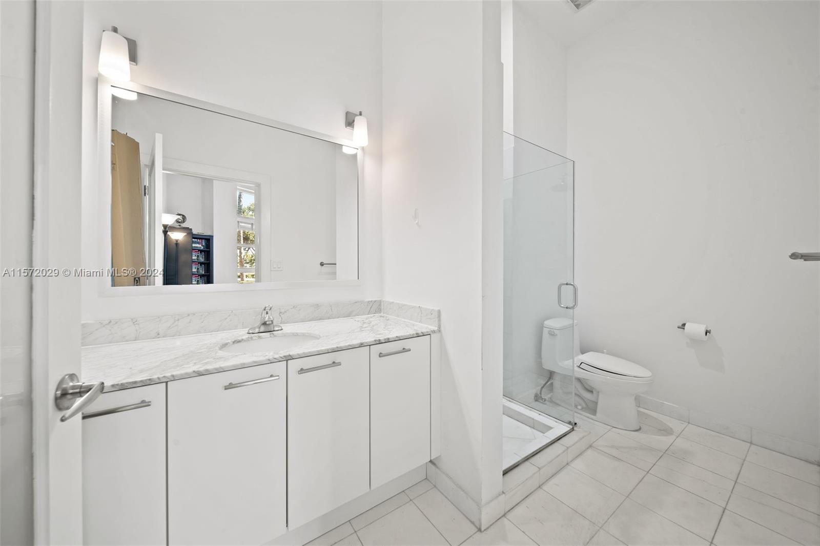 THE MERIDIAN CONDO - Residential