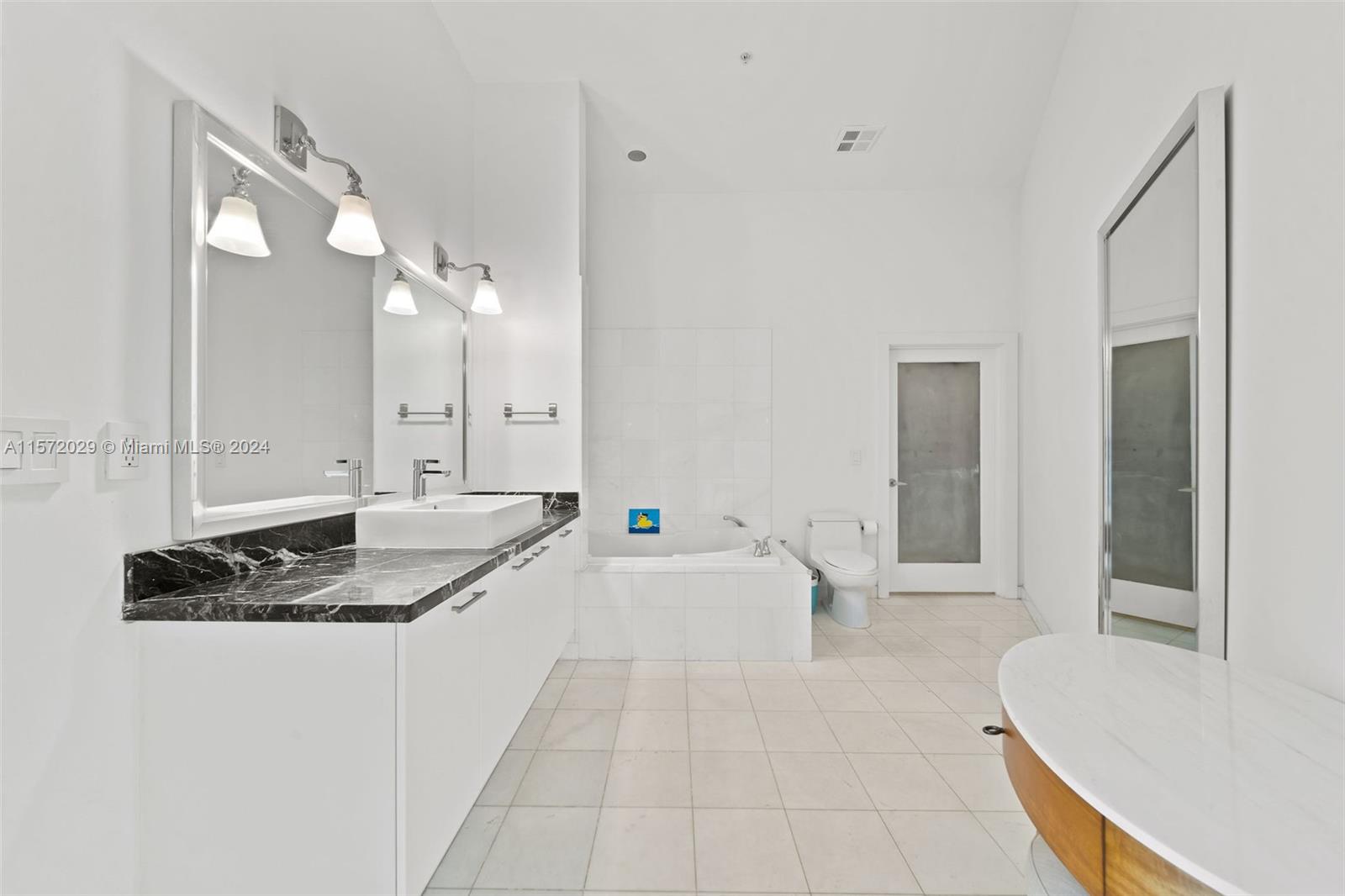THE MERIDIAN CONDO - Residential