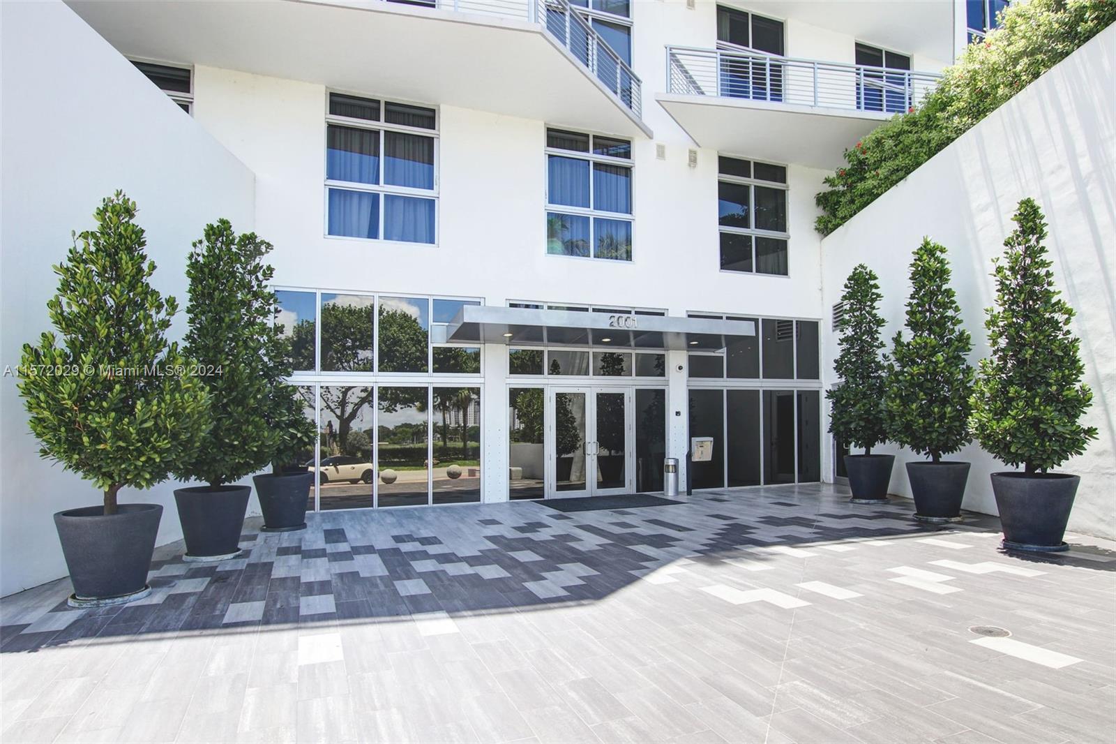 THE MERIDIAN CONDO - Residential