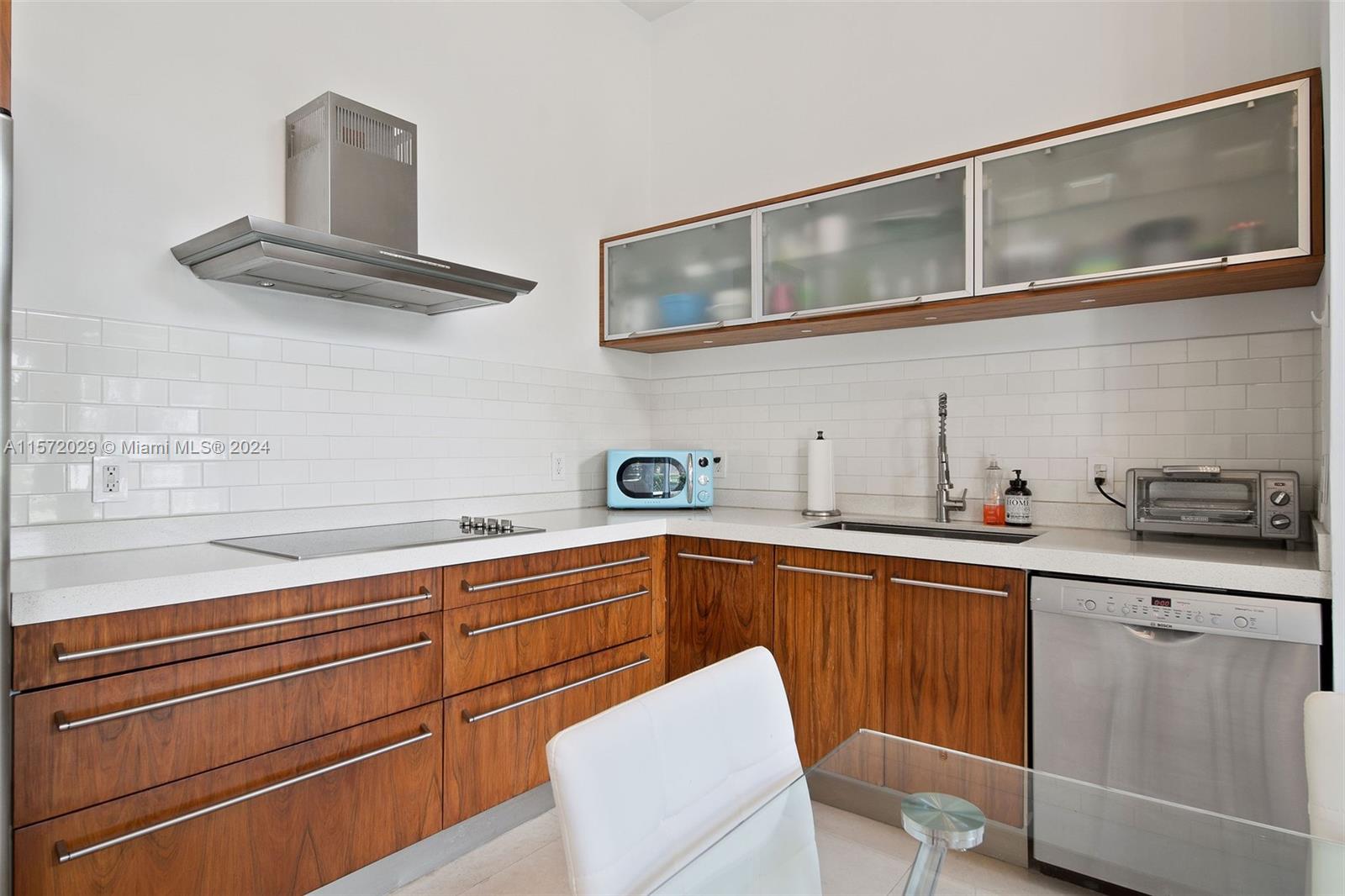 THE MERIDIAN CONDO - Residential