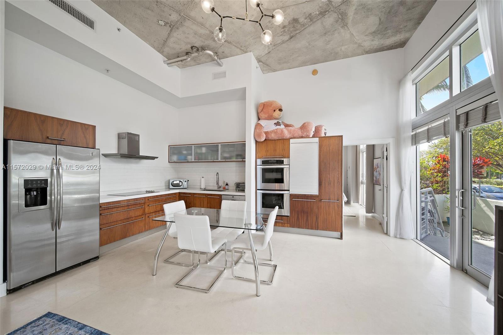 THE MERIDIAN CONDO - Residential