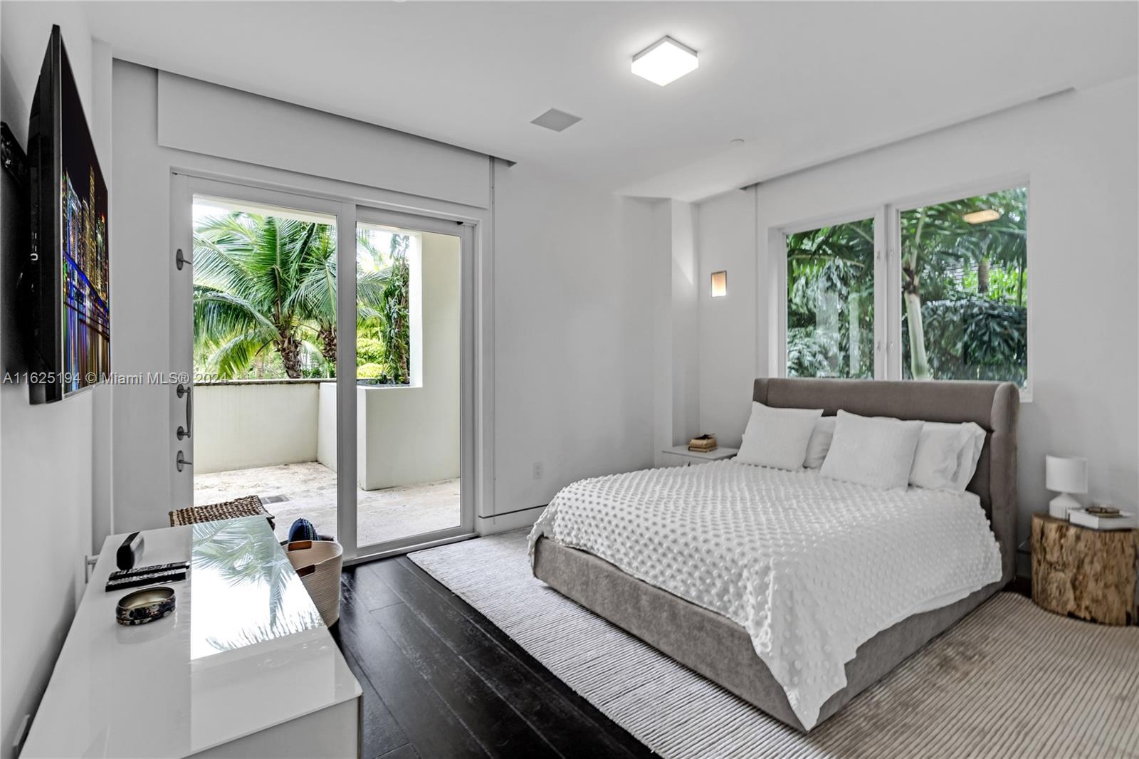 RESIDENCES AT VIZCAYA CON - Residential