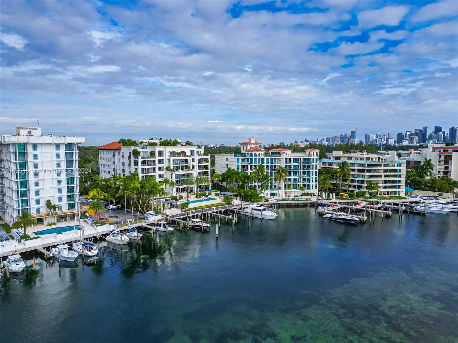 RESIDENCES AT VIZCAYA CON - Residential