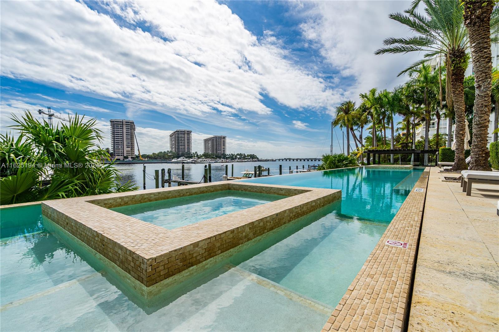 RESIDENCES AT VIZCAYA CON - Residential