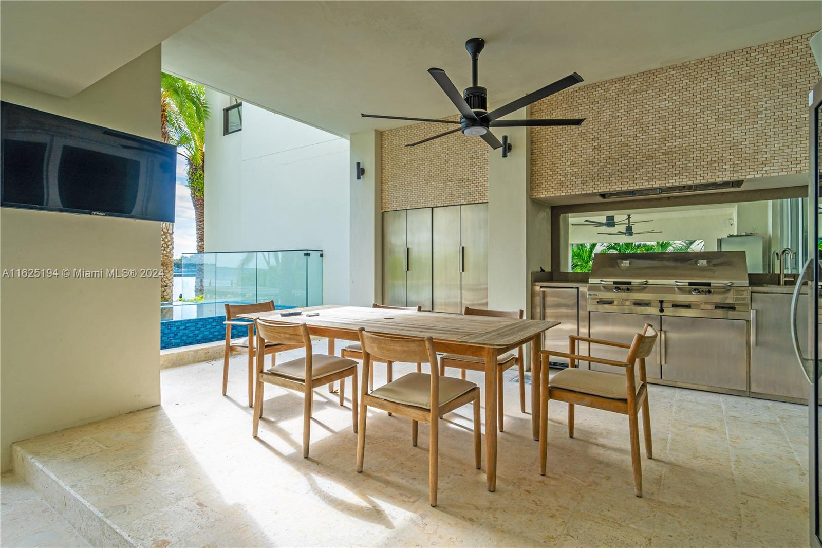 RESIDENCES AT VIZCAYA CON - Residential