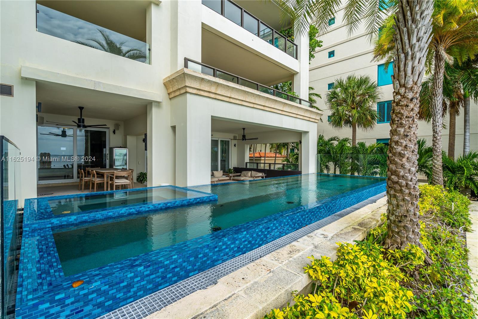 RESIDENCES AT VIZCAYA CON - Residential