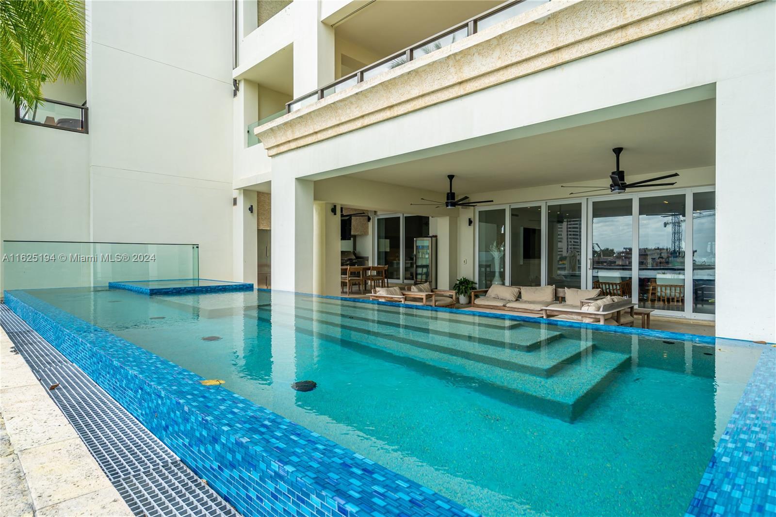 RESIDENCES AT VIZCAYA CON - Residential