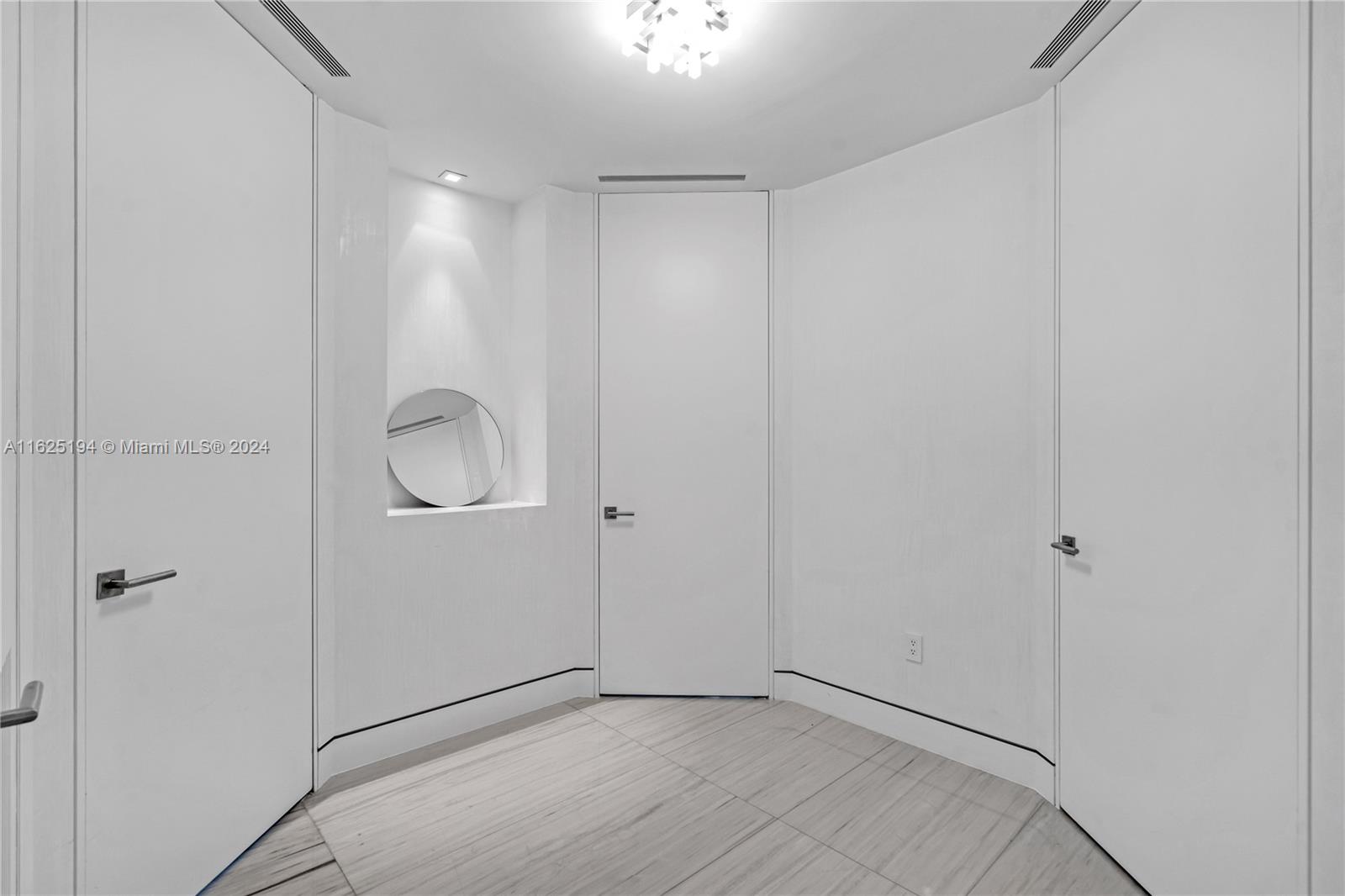 RESIDENCES AT VIZCAYA CON - Residential