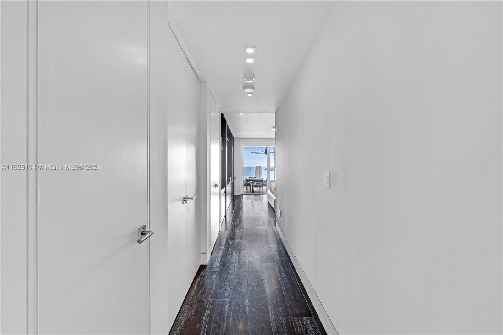 RESIDENCES AT VIZCAYA CON - Residential