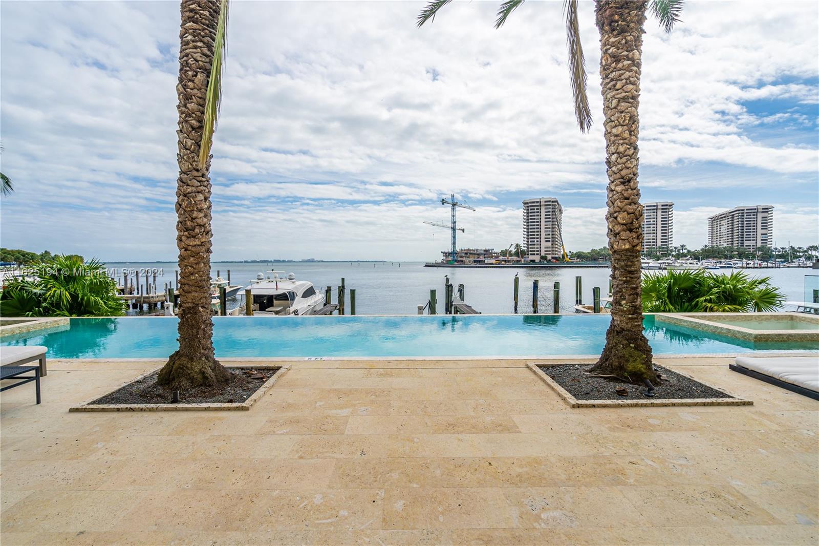 RESIDENCES AT VIZCAYA CON - Residential