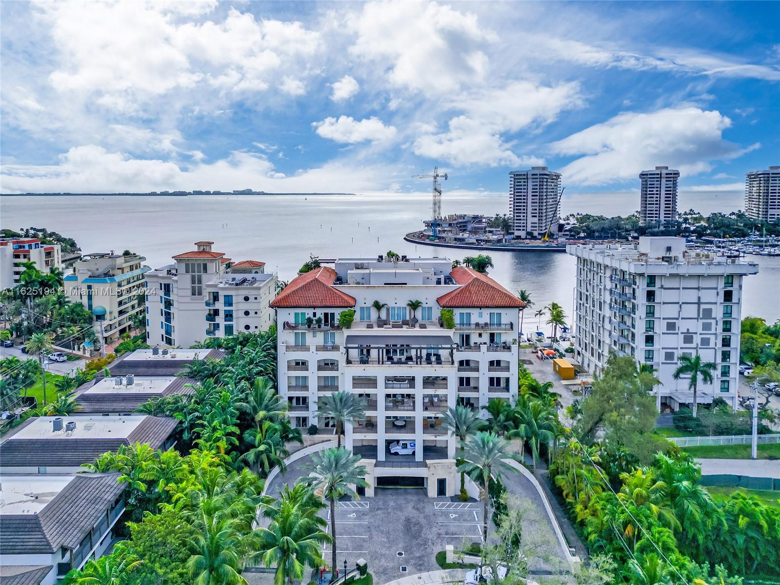 RESIDENCES AT VIZCAYA CON - Residential