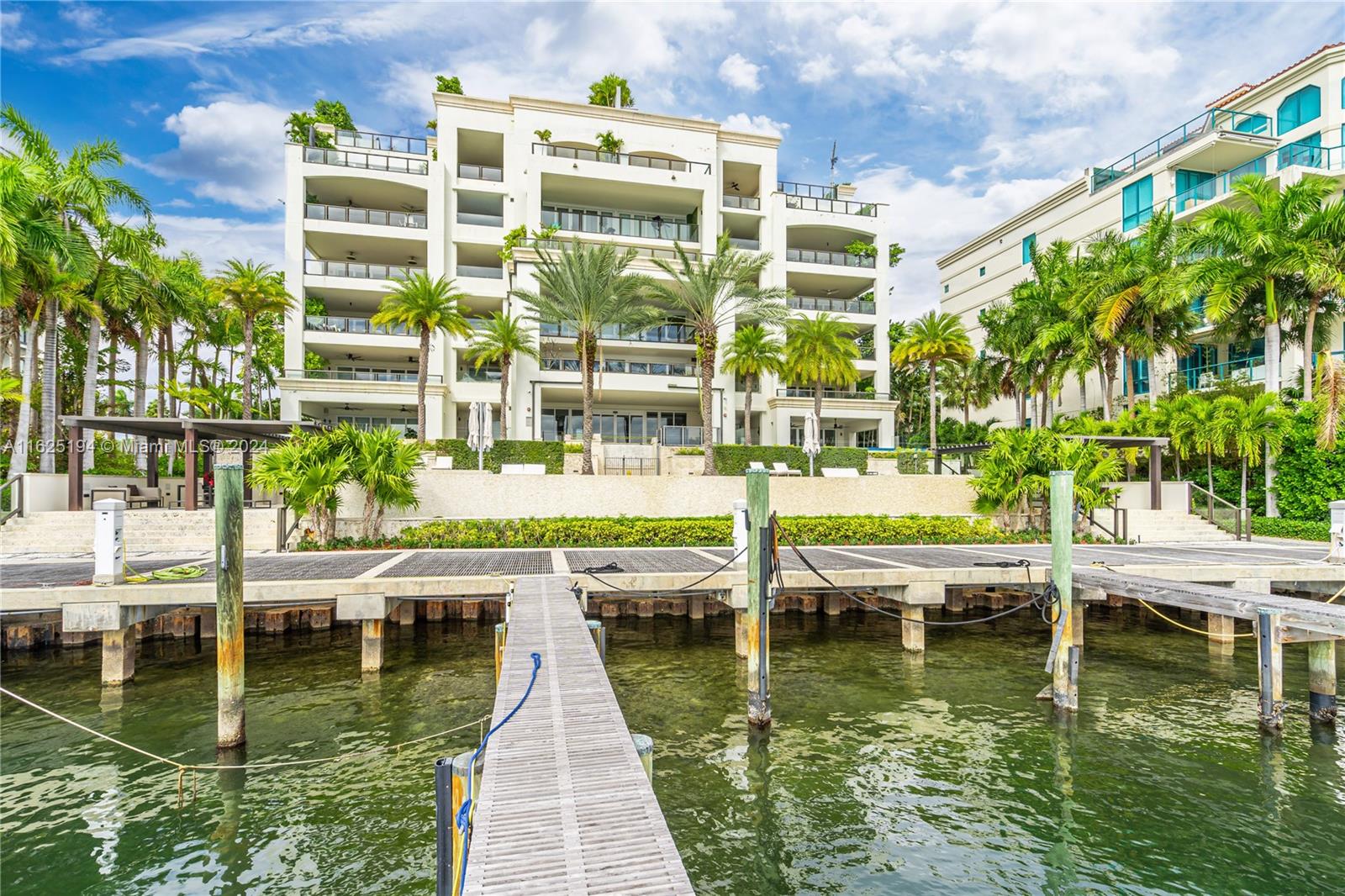 RESIDENCES AT VIZCAYA CON - Residential