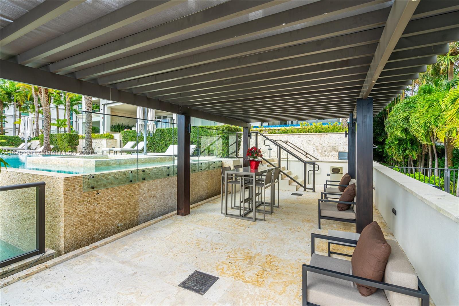 RESIDENCES AT VIZCAYA CON - Residential