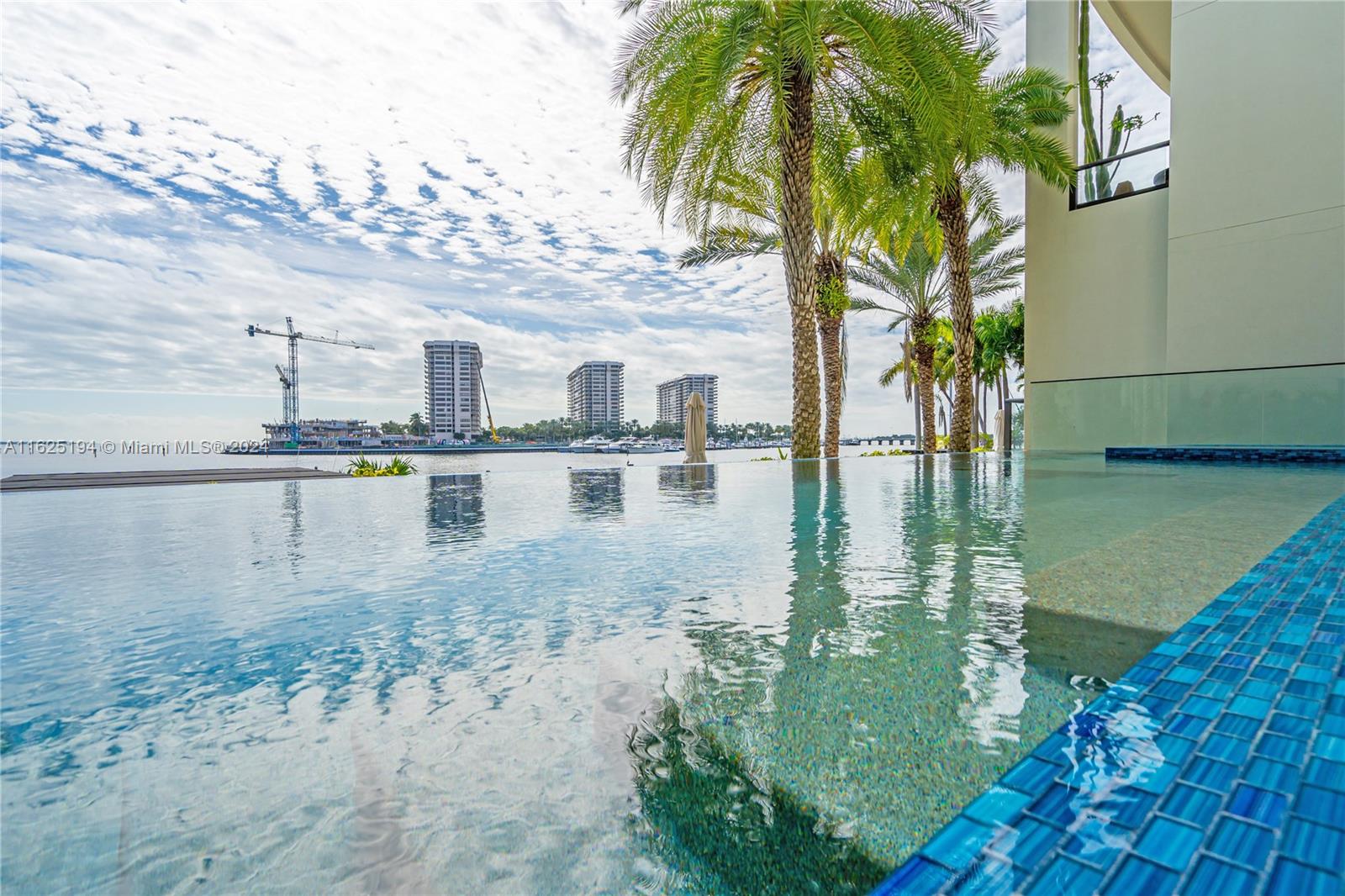 RESIDENCES AT VIZCAYA CON - Residential