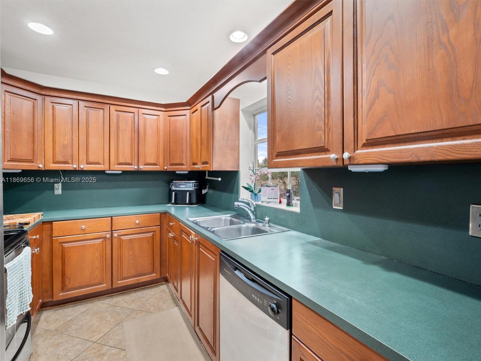 BENT TREE PARCEL 6 CONDO - Residential