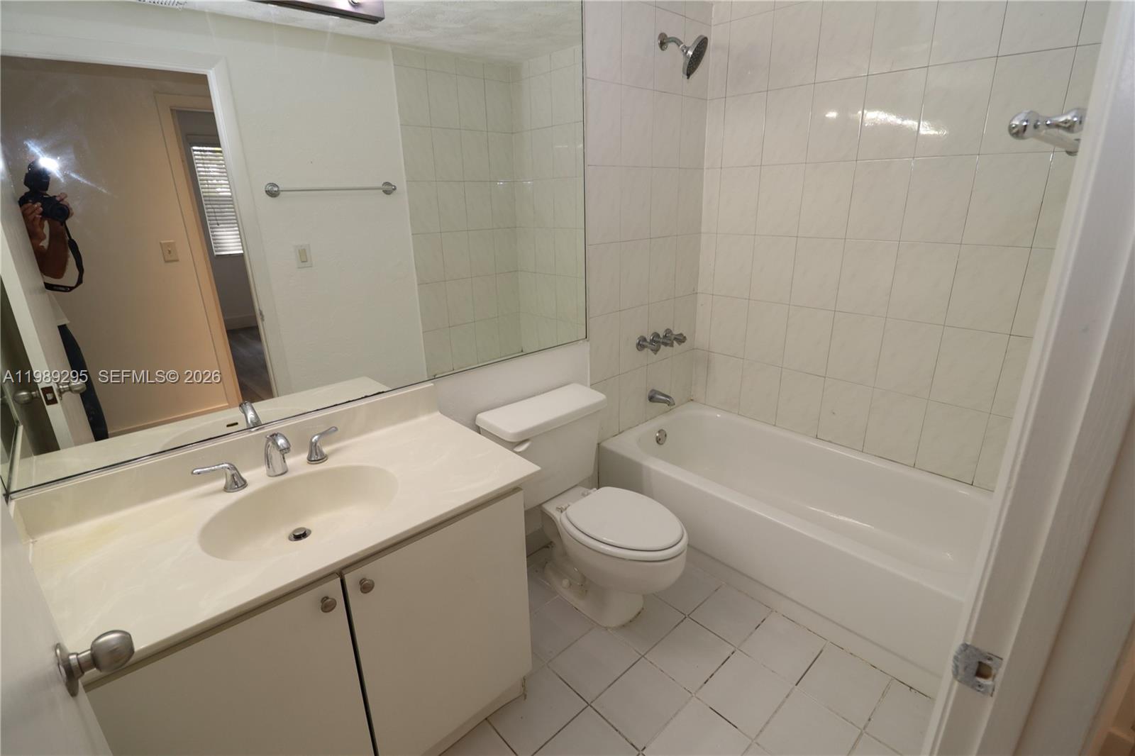 INTRACOASTAL POINT CONDO - Residential Lease