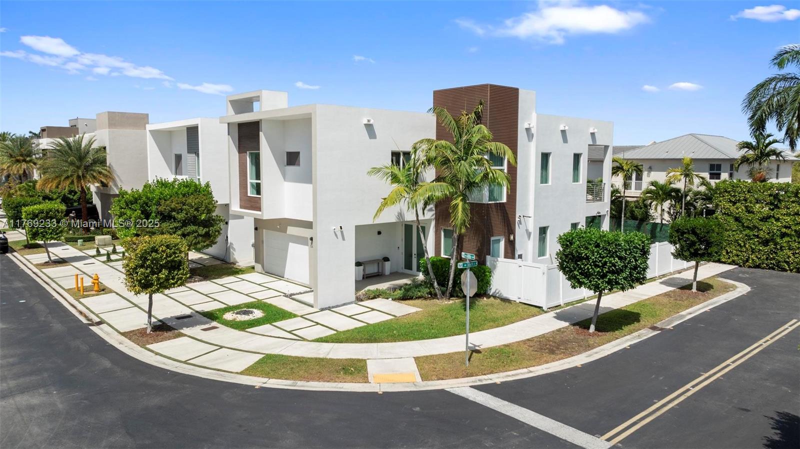 10431 NW 68th Ter