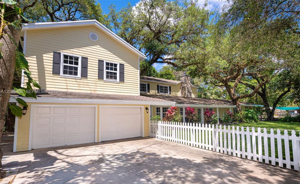 Photo of 2221 SW 28th Way, Fort Lauderdale, FL 33312 (MLS # A12003856)