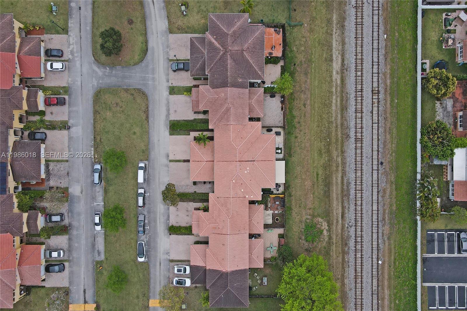 TWIN LAKE SHORES CENTRAL - Residential