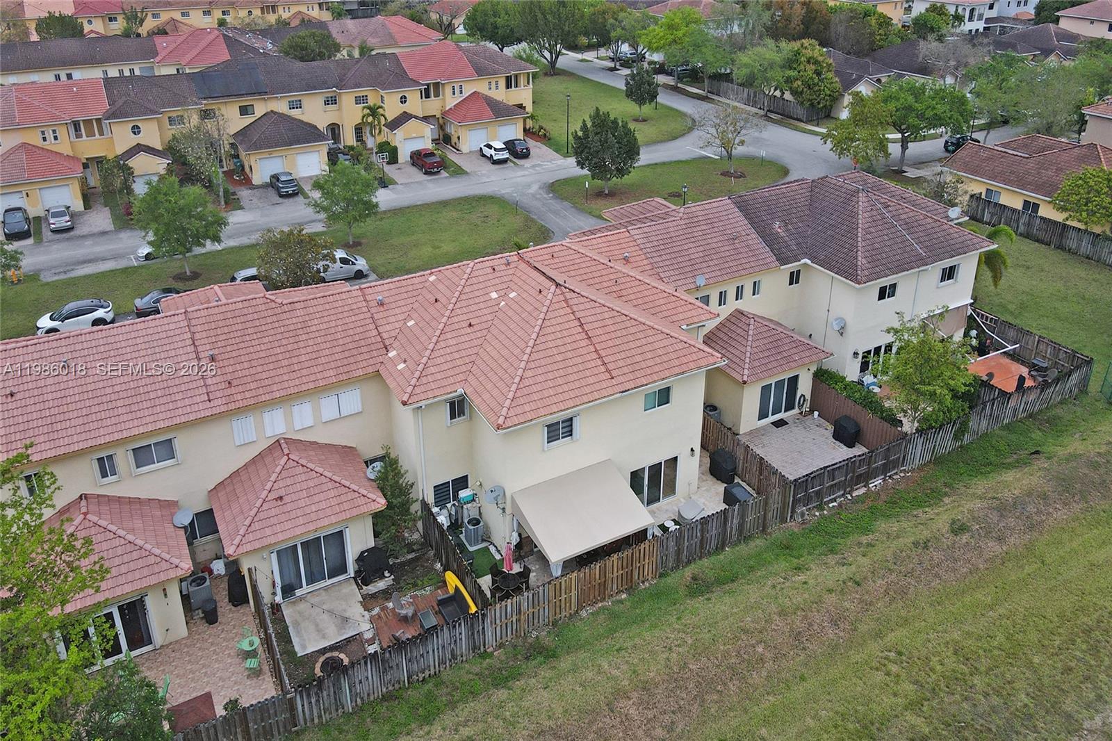 TWIN LAKE SHORES CENTRAL - Residential