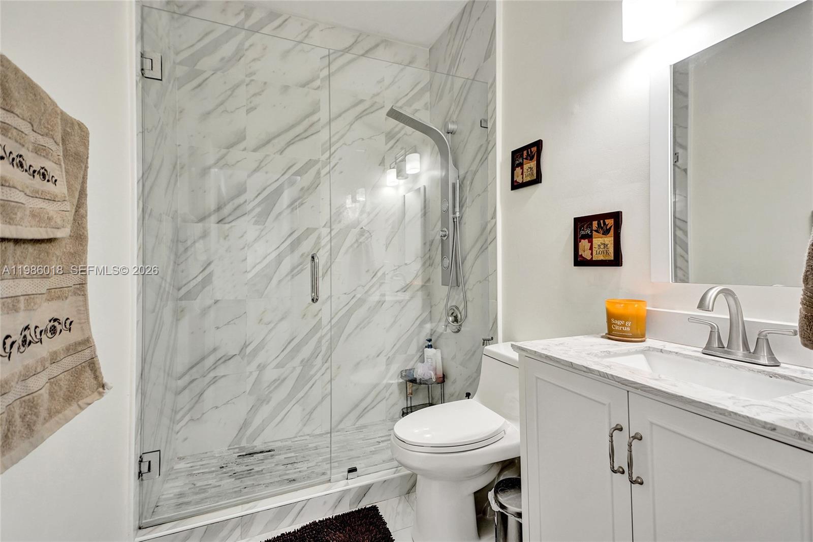 TWIN LAKE SHORES CENTRAL - Residential