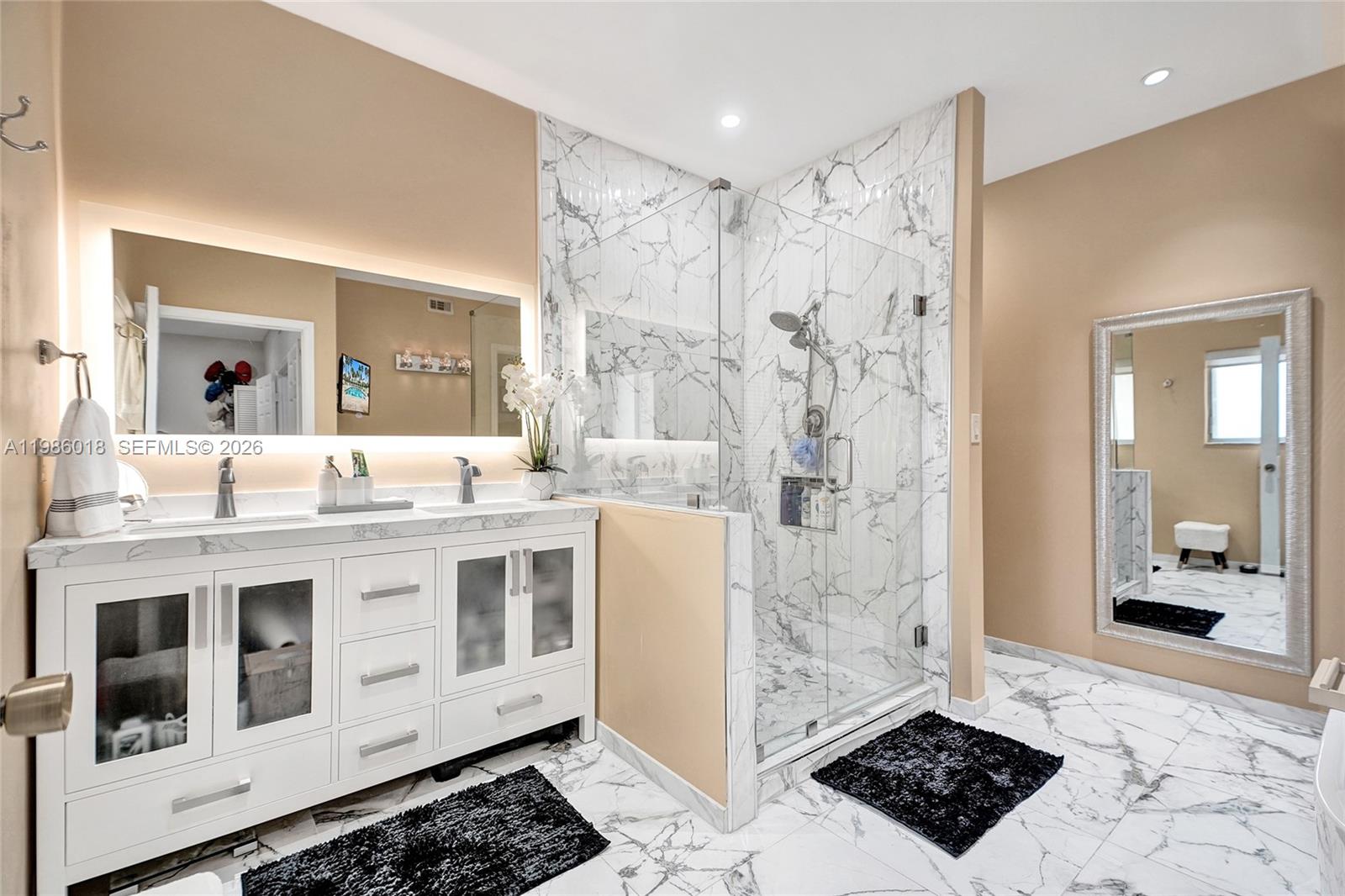 TWIN LAKE SHORES CENTRAL - Residential