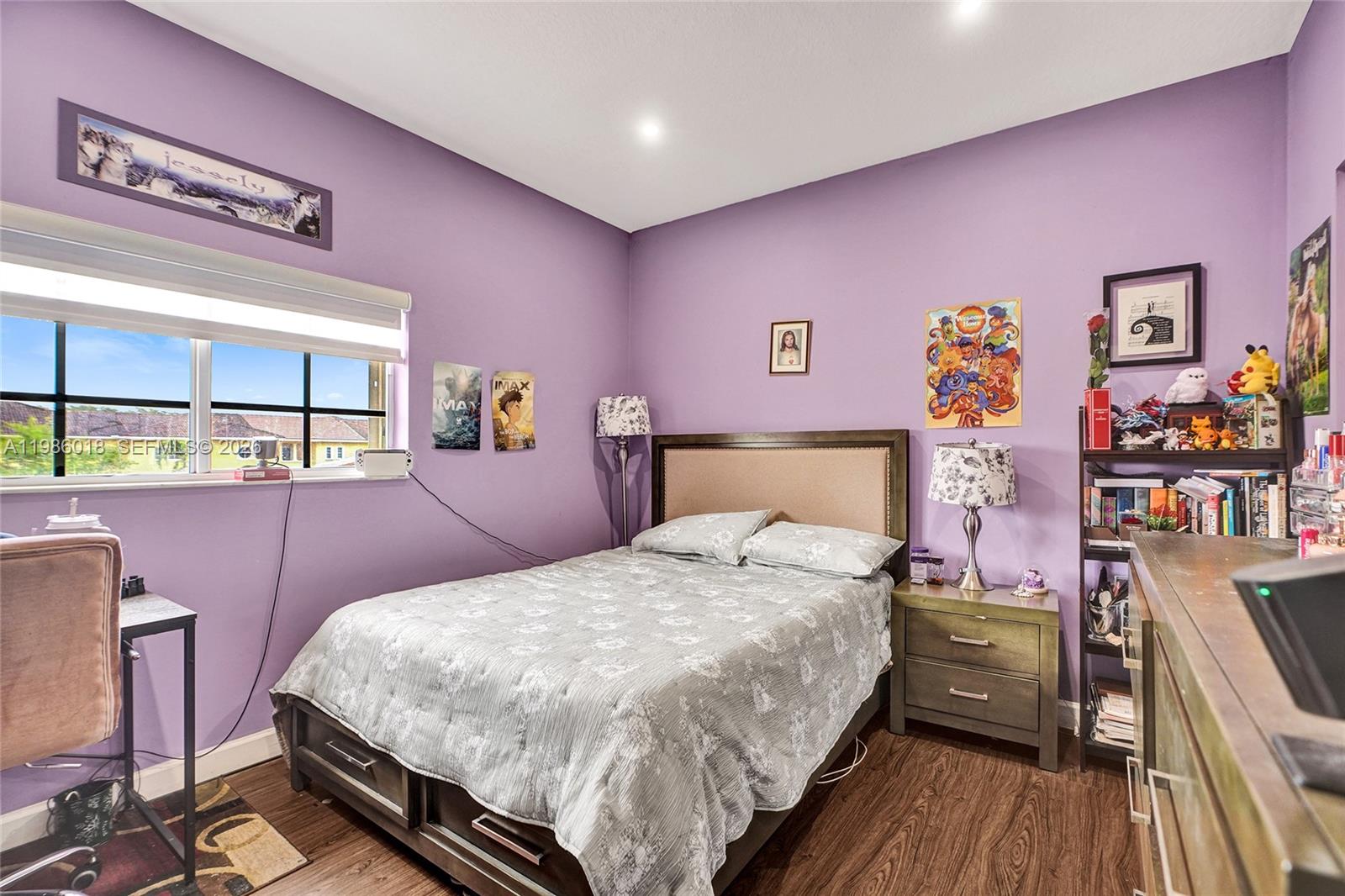 TWIN LAKE SHORES CENTRAL - Residential